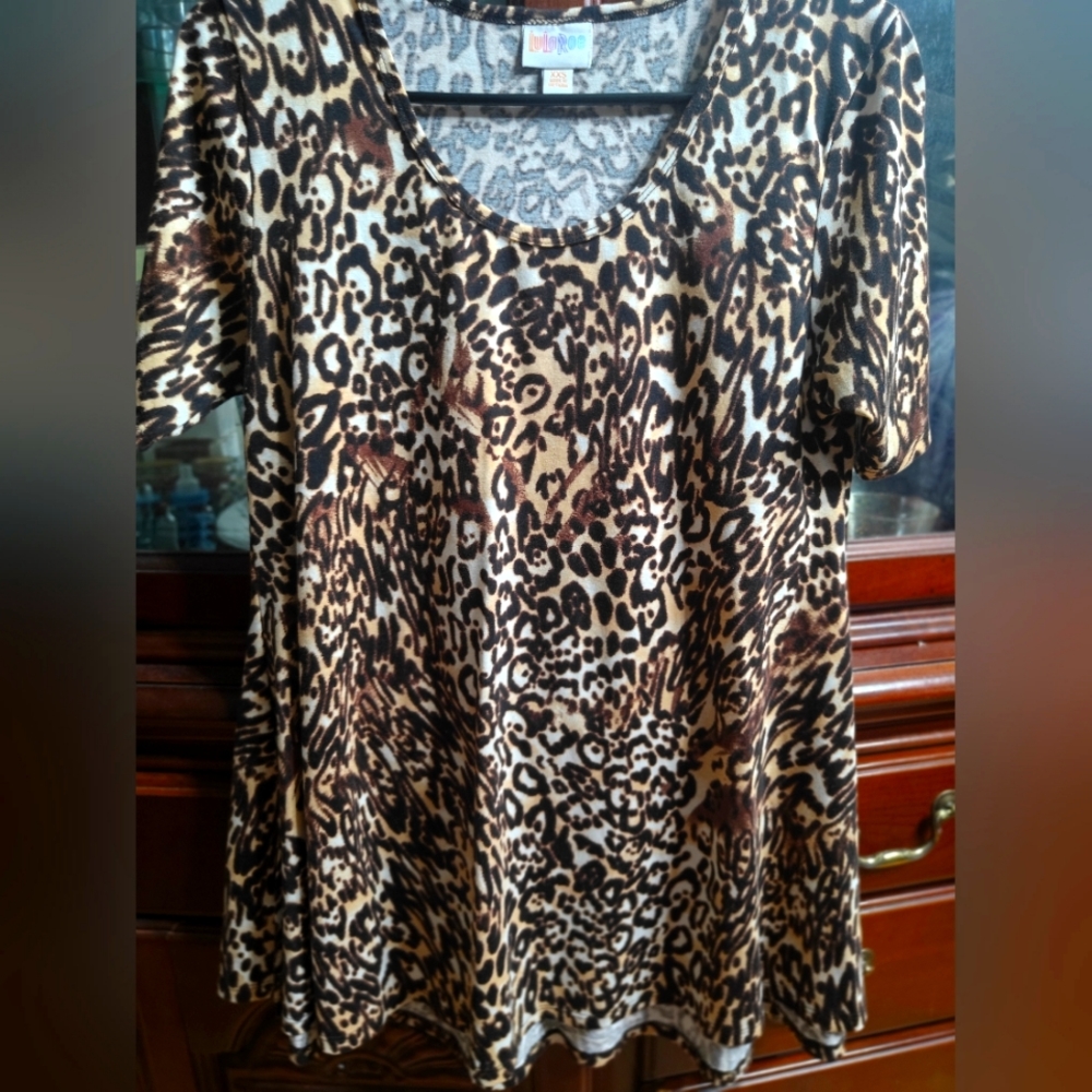 Lularoe perfect T top